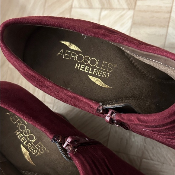 AEROSOLES Rich Red Heeled Shoes - Picture 3 of 6